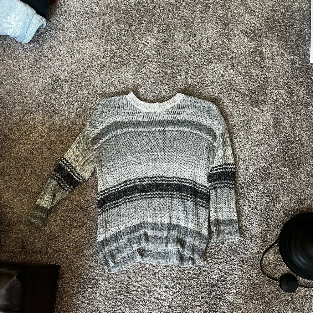 Grey American Eagle sweater